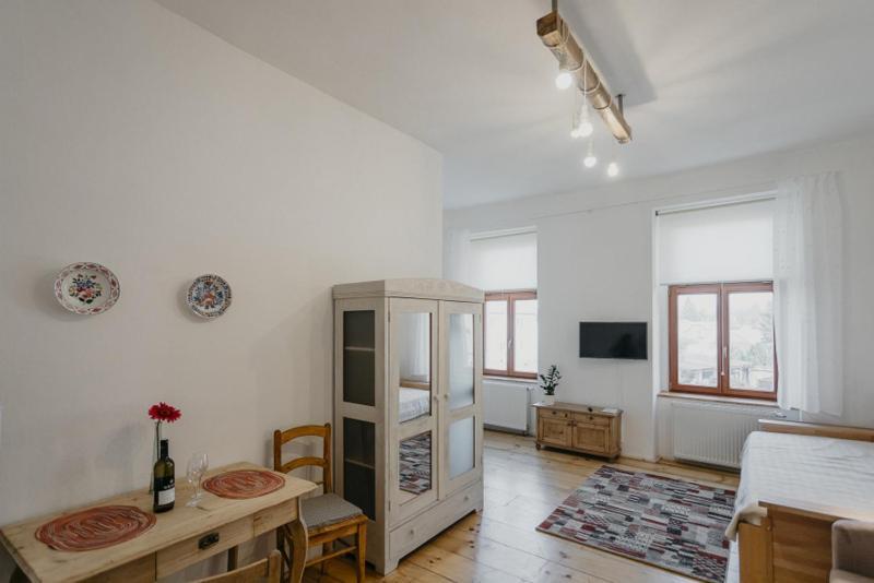 Apartman 3, Suvorovova 158 Cesky Brod ภายนอก รูปภาพ