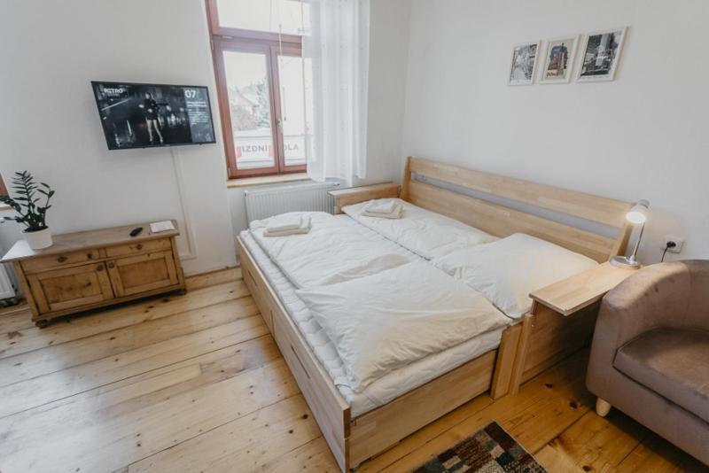 Apartman 3, Suvorovova 158 Cesky Brod ภายนอก รูปภาพ