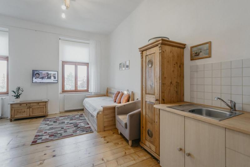 Apartman 3, Suvorovova 158 Cesky Brod ภายนอก รูปภาพ